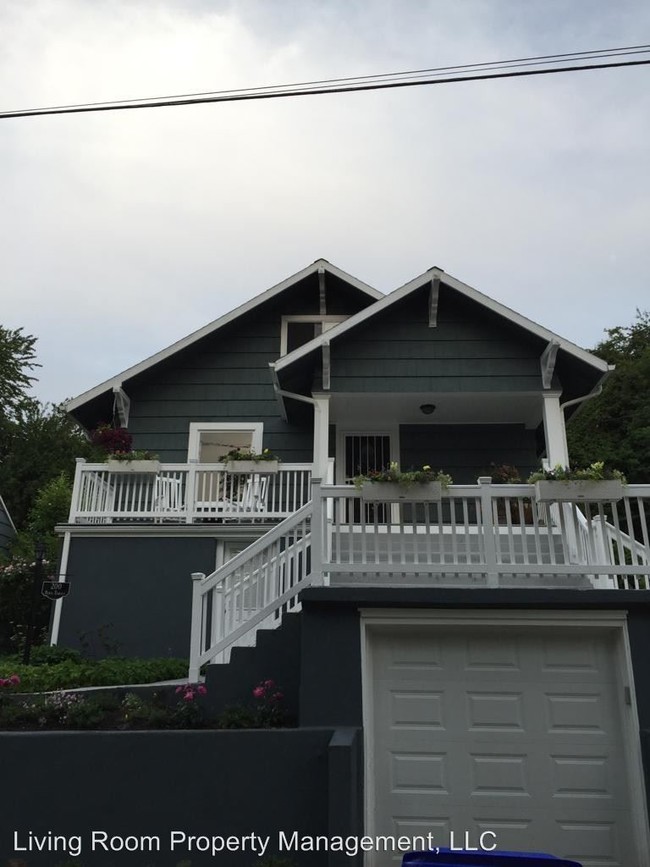 Building Photo - 3 br, 2 bath House - 200 NE Beryl Ter