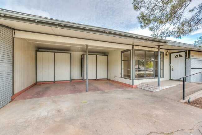 Foto del edificio - COMING SOON!! 3 Bedroom Home in College Hills!!