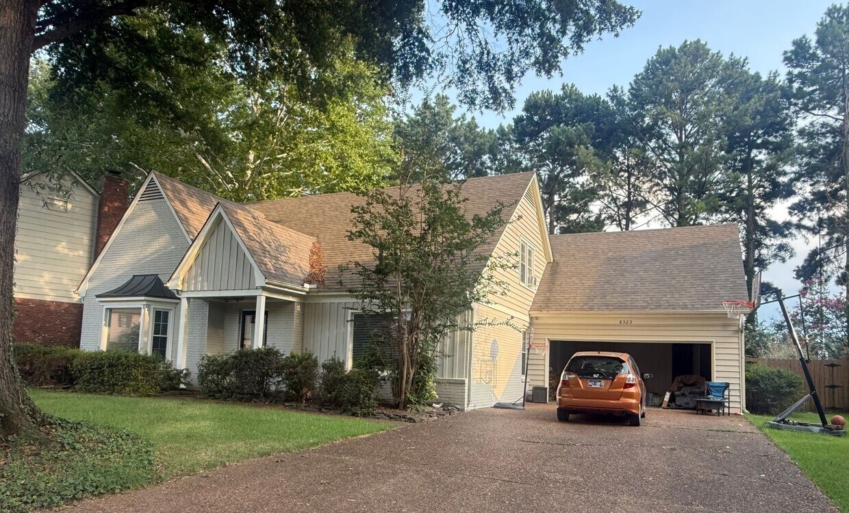 Building Photo - 4 bedroom, 2.5 bath home over 2600 square feet near Farmington Elementary School