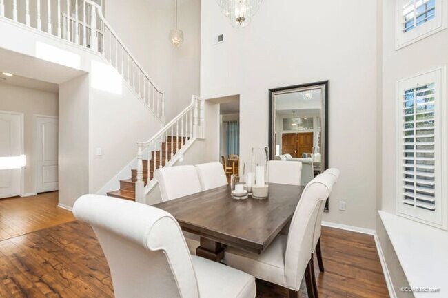 Foto del edificio - Look no further than this Gorgeous 5 bedroom home in Carlsbad with views for miles.