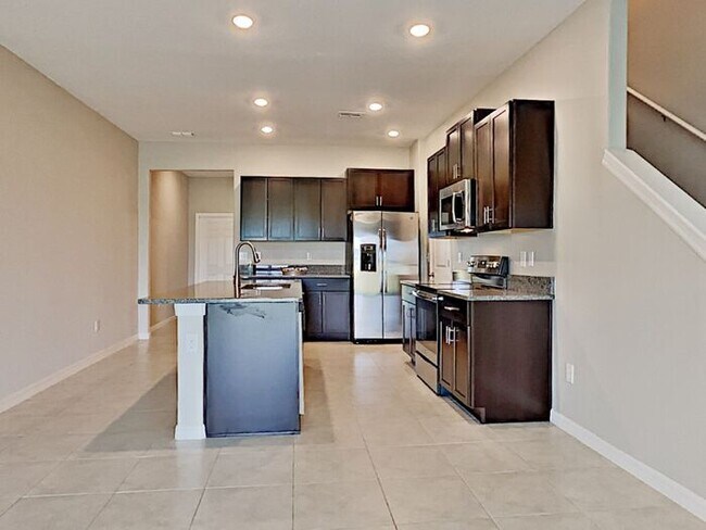 Building Photo - Available Now!!! Belmont Townhomes!