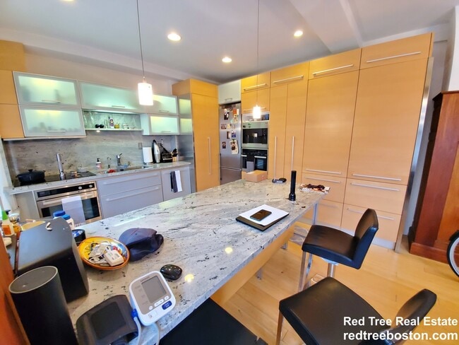 Building Photo - 311 Commonwealth Ave