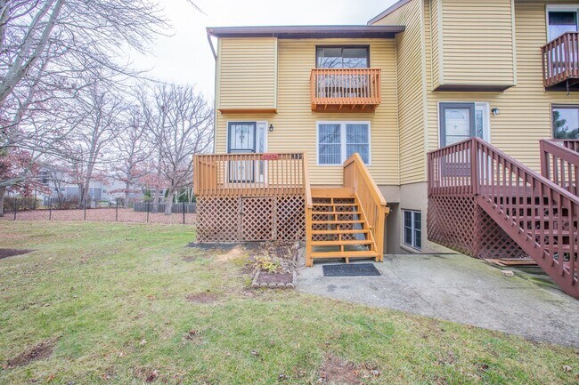 Foto del edificio - Beautiful 3 BR/1 Full BA & 2 Half BA EOG T...