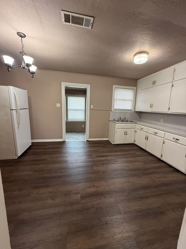 Building Photo - 6416 32nd St