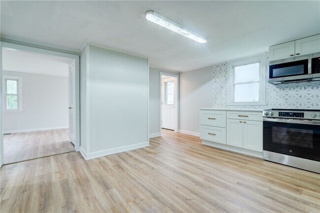 Foto del edificio - 904 Lake Rd