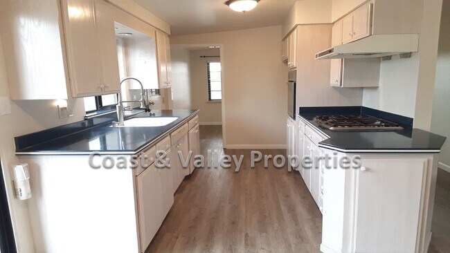 Foto del edificio - Lovely South Salinas Home for RENT!!!