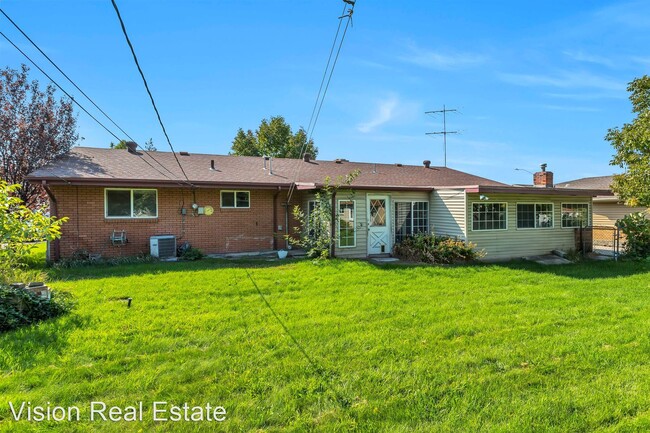 Building Photo - 2 br, 2 bath House - 299 E 3200 N