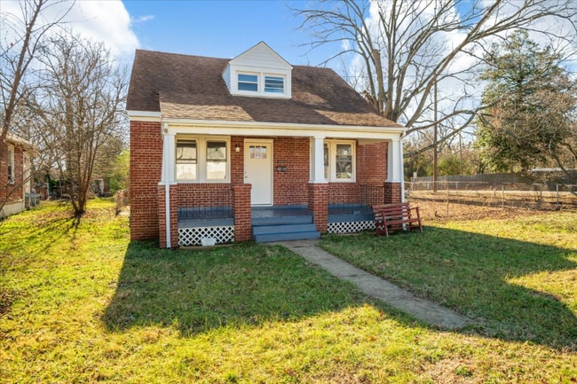 Building Photo - 1401 Byron St