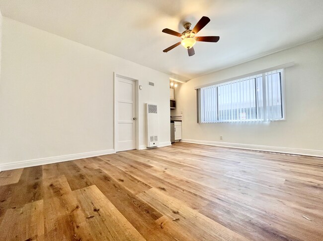 Foto del edificio - 2613 S Sepulveda Blvd Los Angeles, CA 90064