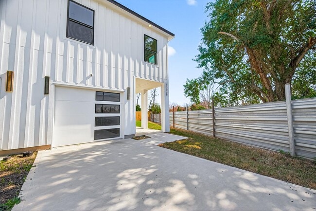 Foto del edificio - 5304 Lynnfield St