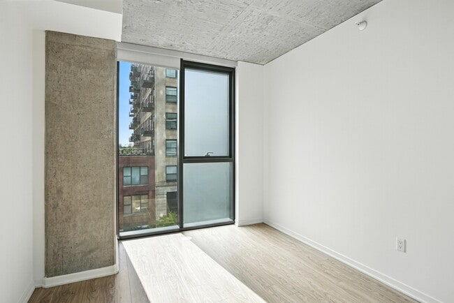 Building Photo - 1323 S Wabash Ave