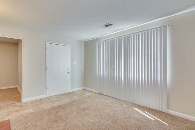Building Photo - Four Bedroom Close to Augusta University