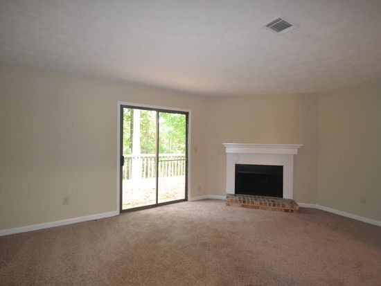 Building Photo - Great Starter home