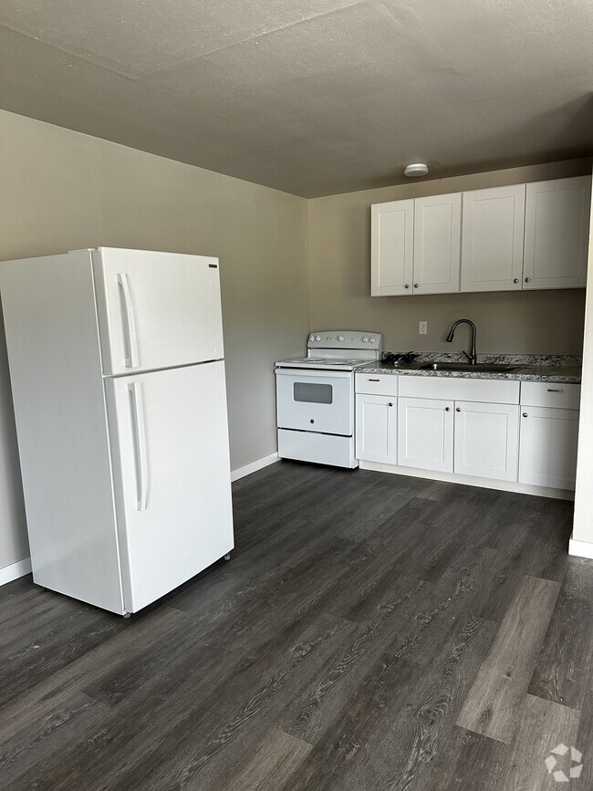 Building Photo - 3519 S 56th St