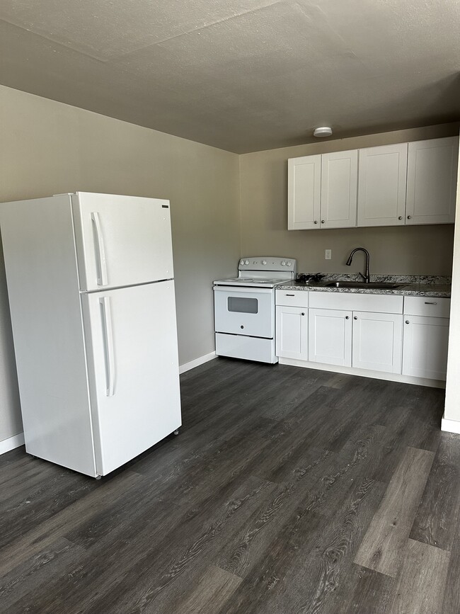 Building Photo - 3519 S 56th St