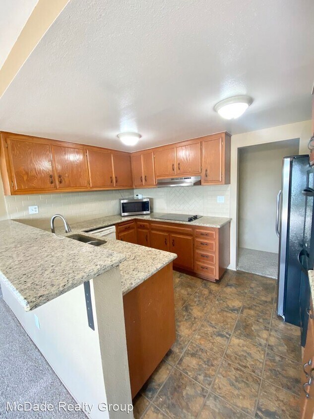 Primary Photo - 2 br, 1 bath House - 1870 Fairway Park Unit B