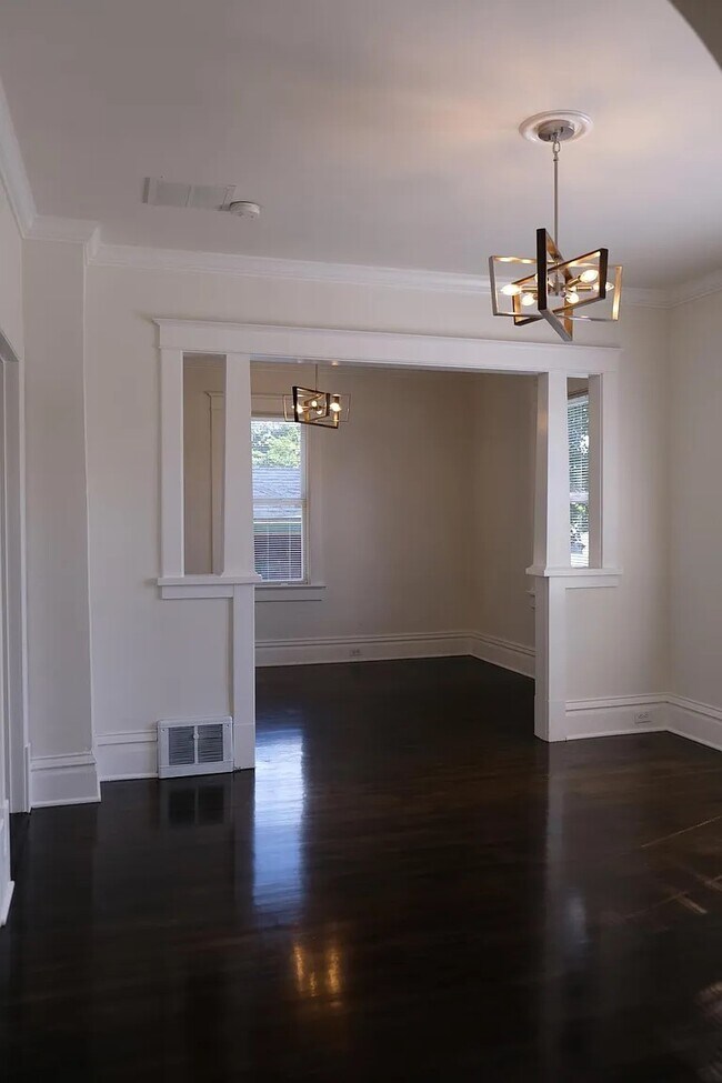 Foto del edificio - 802 E Bridgeport Ave