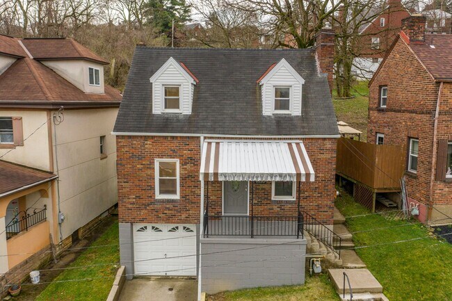 Foto del edificio - Stunning 2 bedroom home in Brookline available now!