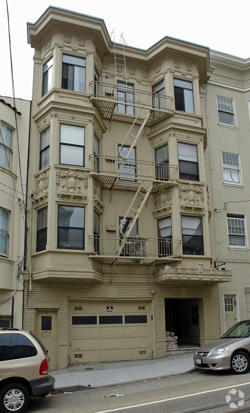 Primary Photo - 1067 Washington St