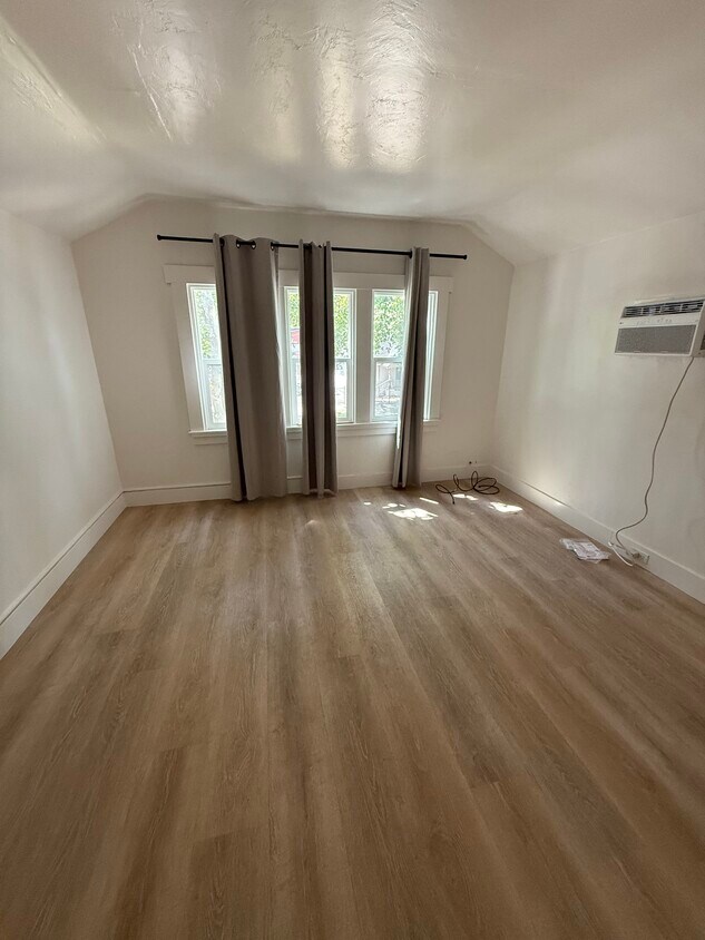 Foto principal - 2409 23rd St