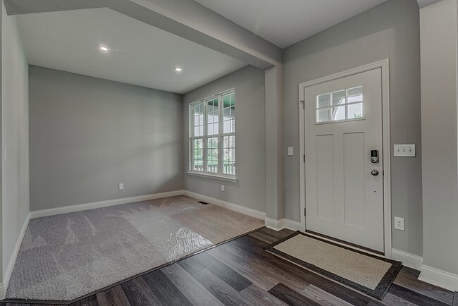 Building Photo - 3901 Sherbourne Dr