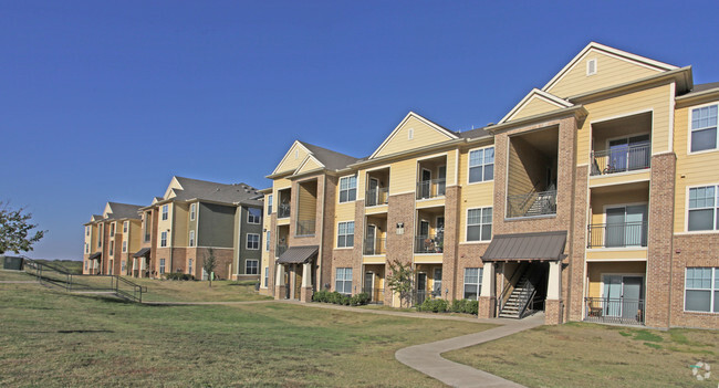 Building Photo - Vinewood Apartments