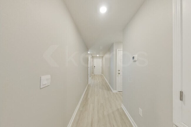 Foto del edificio - 122 Metalmark Dr