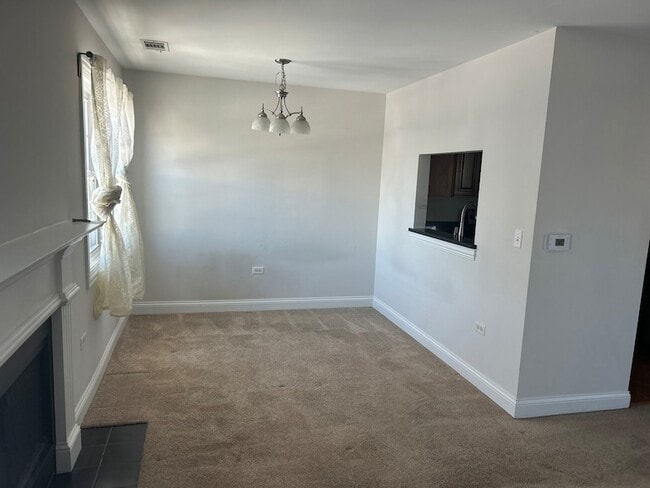 Building Photo - 31 Foxcroft Rd