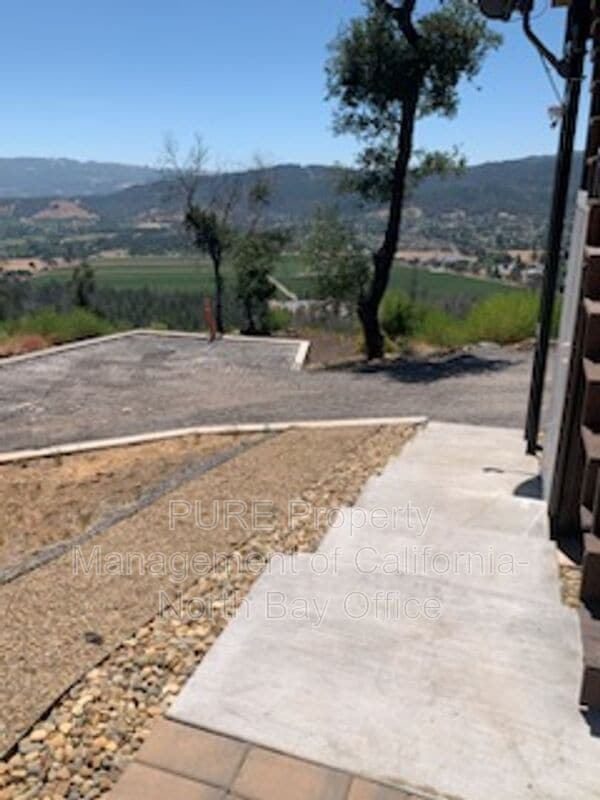 Building Photo - 1004 Pythian Rd