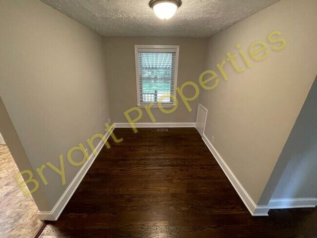 Building Photo - 1345 Greenland Ave
