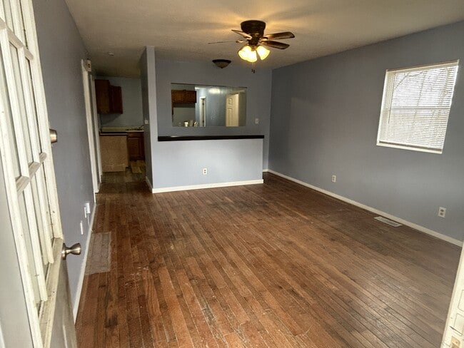 Building Photo - 122 Spring-Hill St