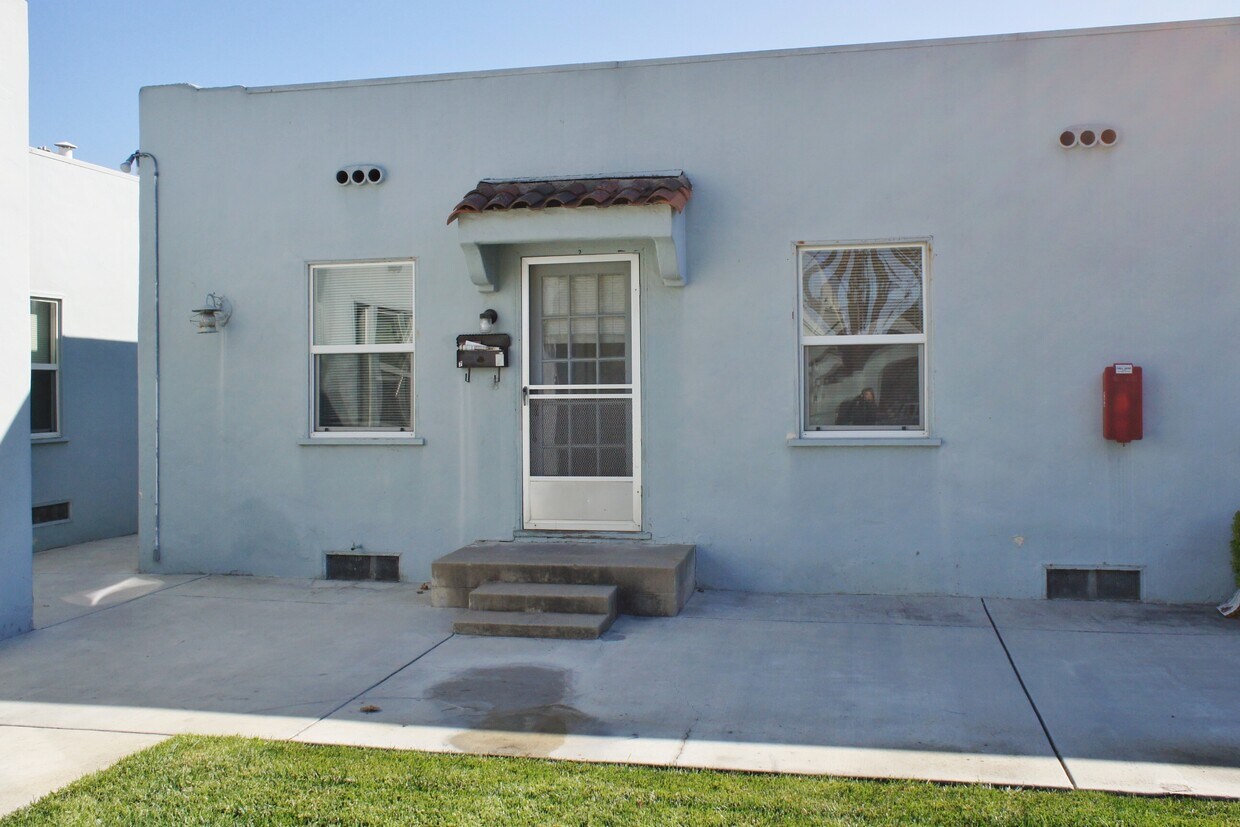 Primary Photo - 1165 Monterey St