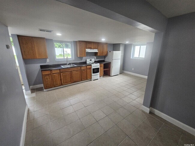 Foto del edificio - 141 Lenore Ln