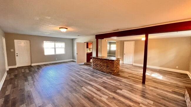 Photo - Charming 4 Bedroom, 2 Bathroom Home in Altamonte Springs!!