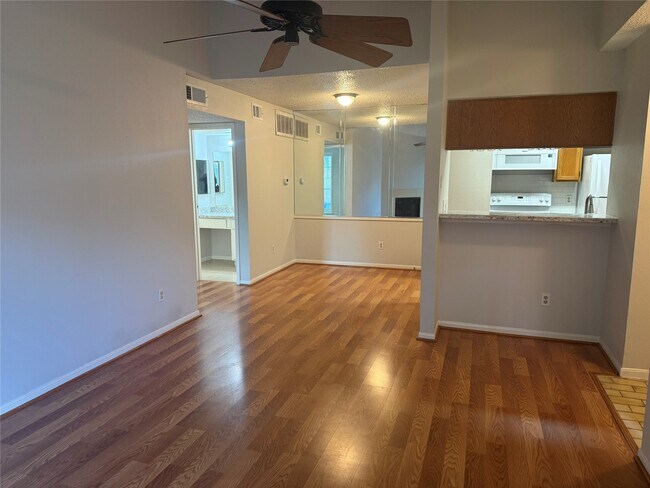 Building Photo - 2120 El Paseo St