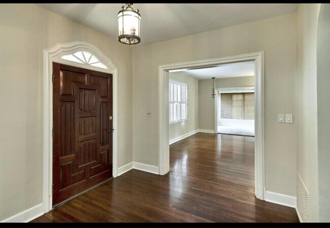 Foto del edificio - 1257 W Hedding St