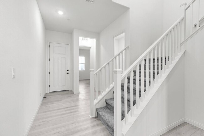 Building Photo - 584 La Vis Acrs Ln