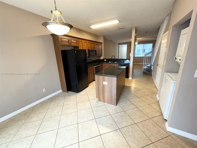 Building Photo - 3622 Oleander Terrace