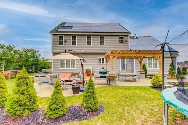 Building Photo - 128 Mohawk Path