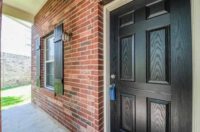 Building Photo - 10302 Deer Lodge Ct