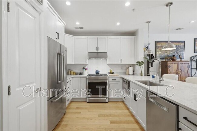 Foto del edificio - 1418 N Rhodes St