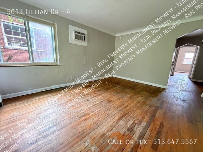 Foto del edificio - 5013 Lillian Dr