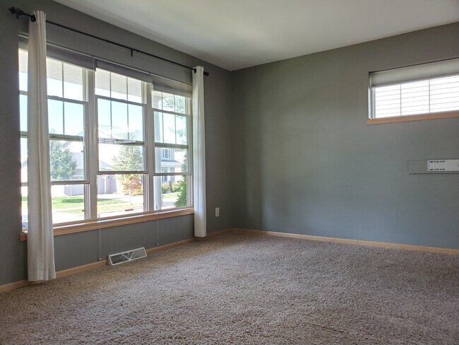 Building Photo - 509 Pine Lawn Pky