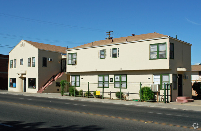 Building Photo - 527-531 N Fresno St