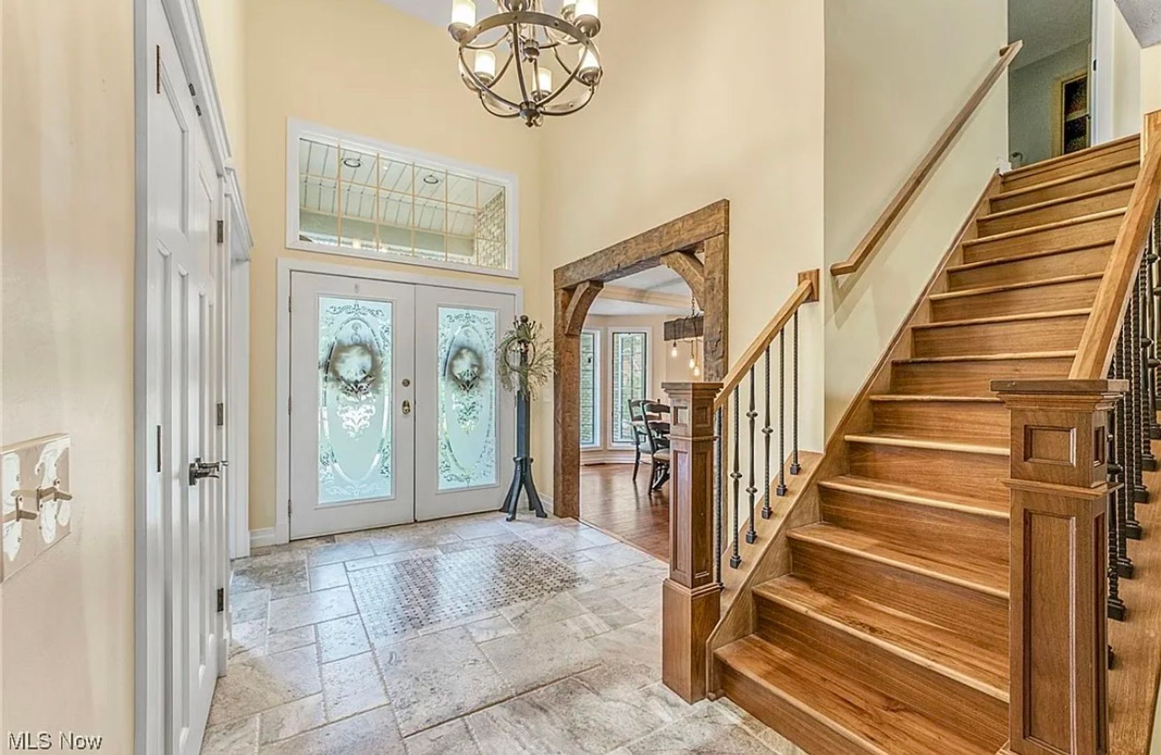 8432 Hilltop Dr Mentor, OH 44060 – photo 2