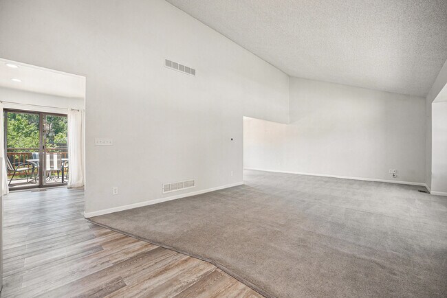 Building Photo - 7407 E Long Cir