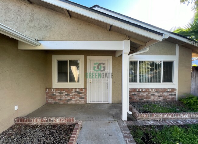 Foto del edificio - NOW AVAILABLE! Beautiful 3 Bedroom, 2 Bathroom Home Located in Ripon, CA