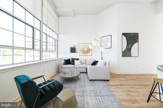 Building Photo - 2121 Market St