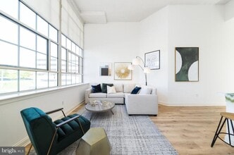 Building Photo - 2121 Market St