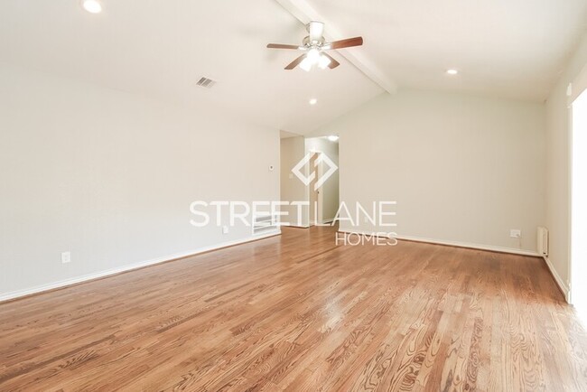 Building Photo - REDUCED!